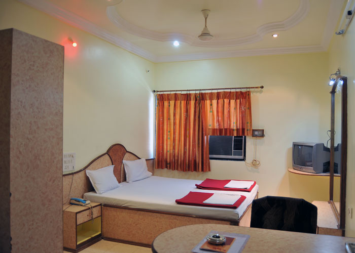 Shegaon Hotels Tariff